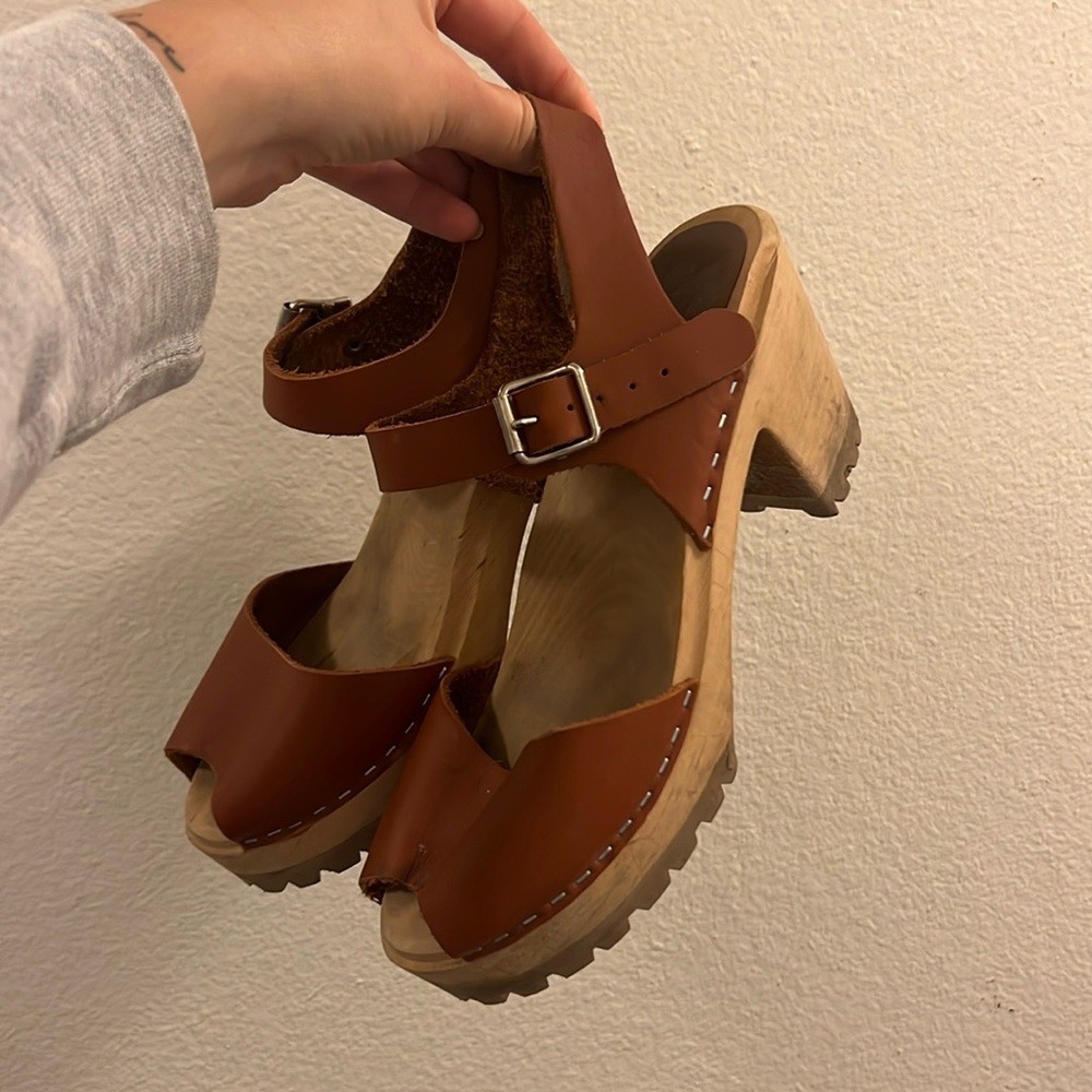 Clogs